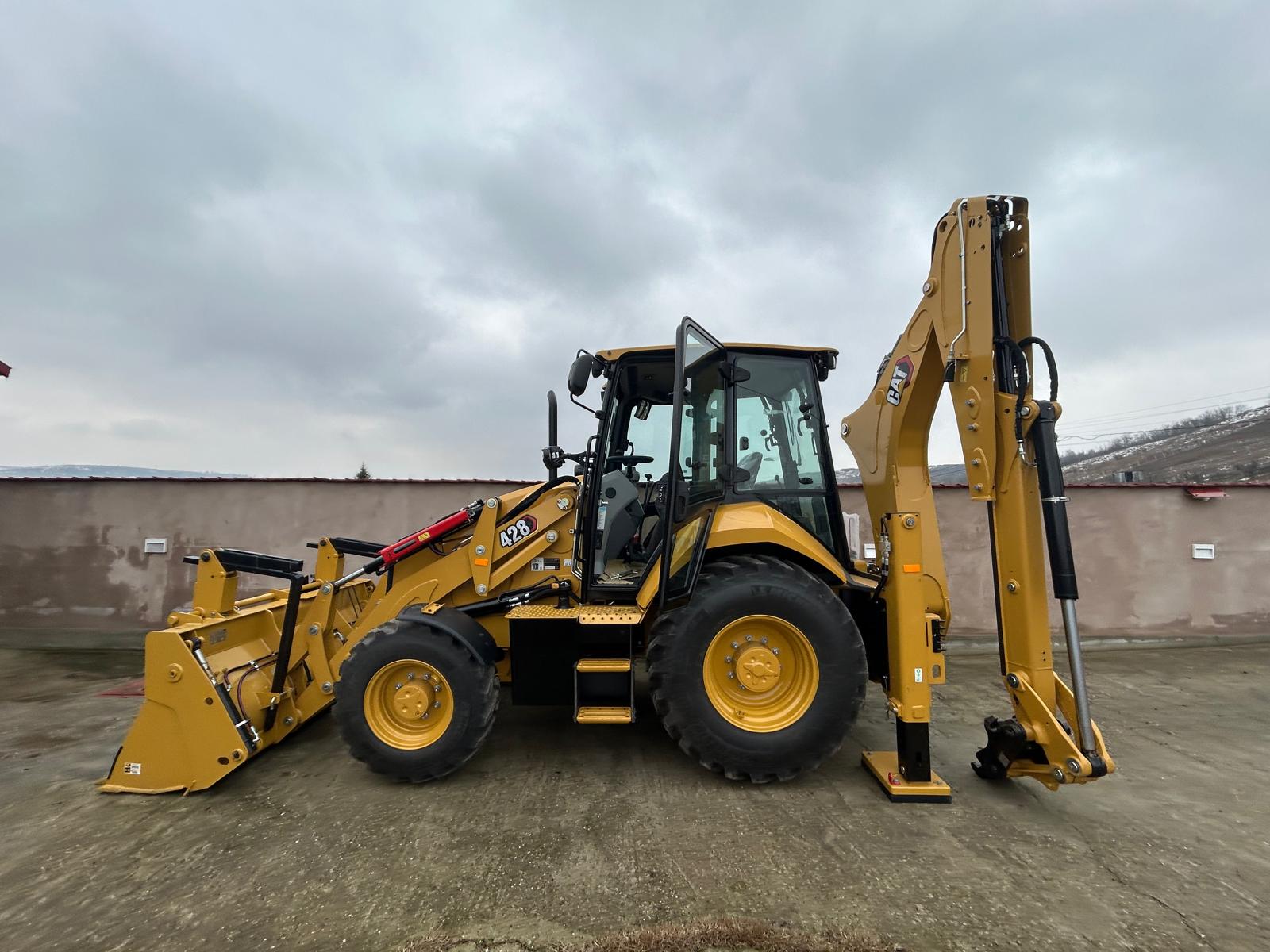 Buldoexcavator finalizat