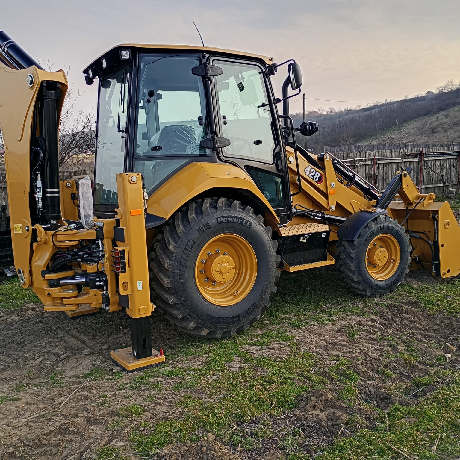 Buldoexcavator finalizat